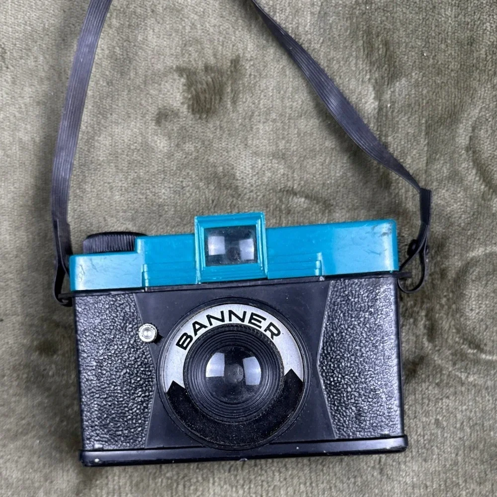 Vintage Banner W20A 120 Film Camera Hong Kong Diana Clone Toy Camera Retro